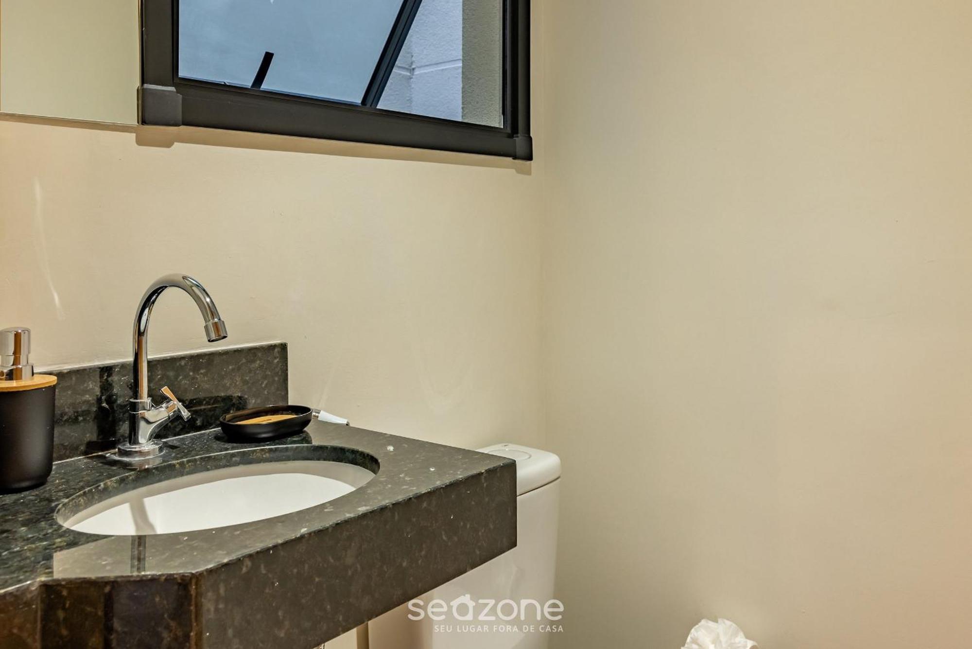 Apartamento Apto C/ Churrasqueira A 290m Da Hre0035 *